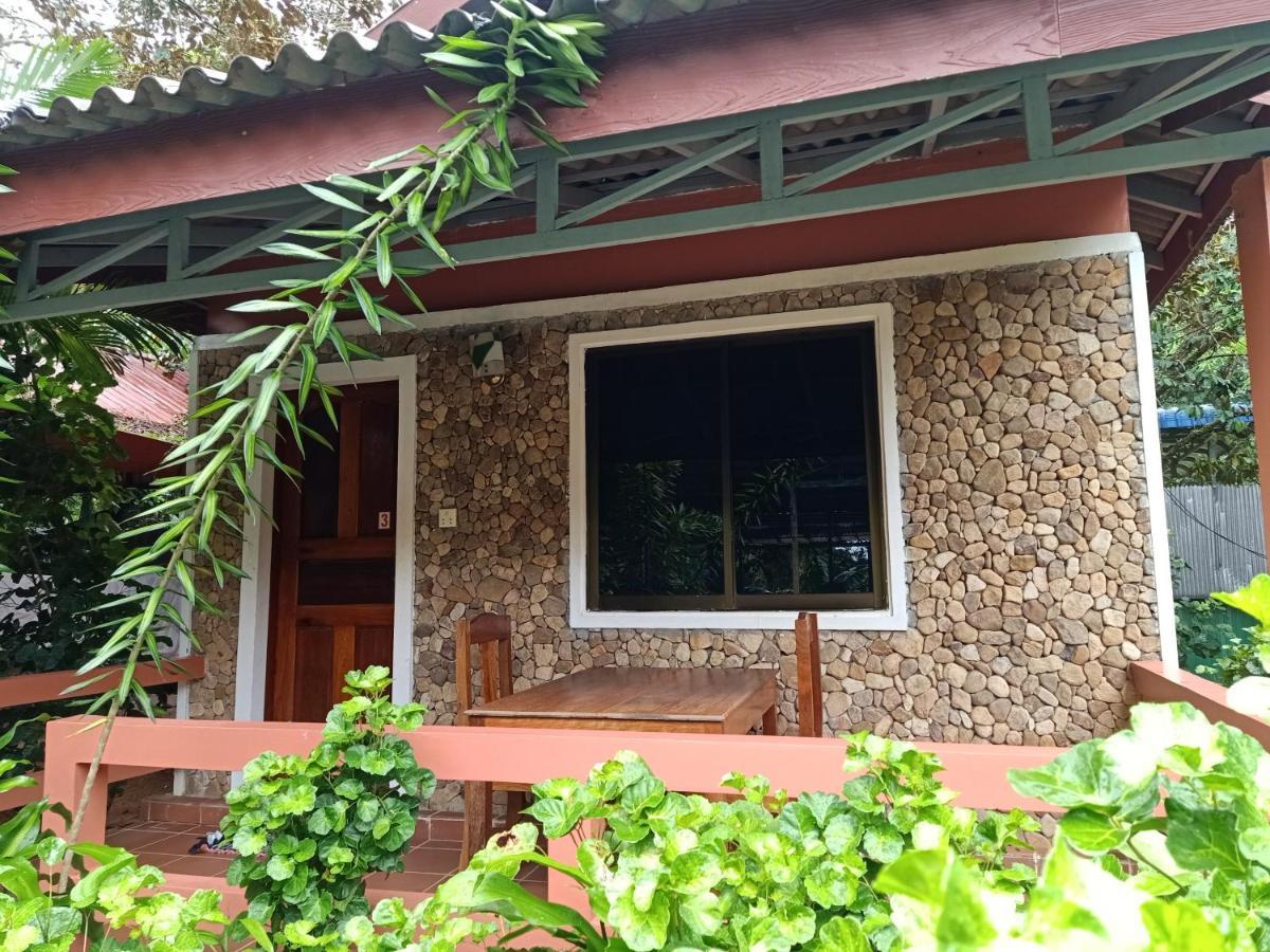 Pina House Hotel Kep Exterior photo